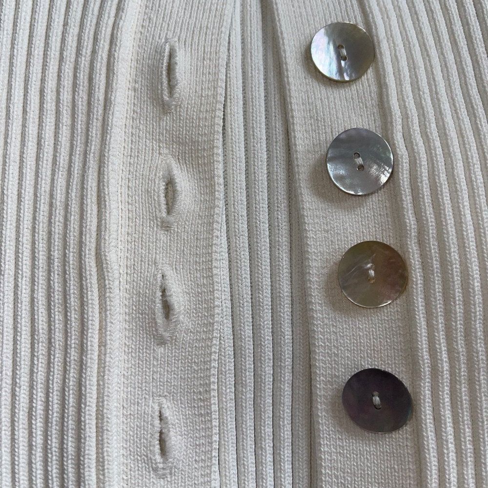 Cropped Shell Button Rib Knit - Picture 6 of 6